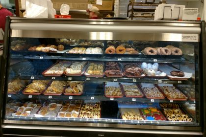 Bakery Display Case With Flat Glass - Borgen Systems